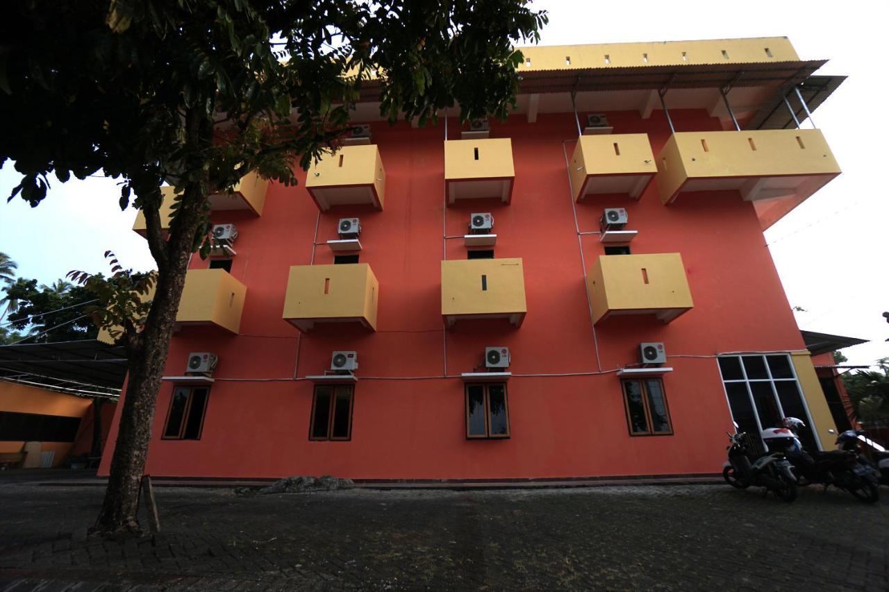 OYO 2486 Bahana Guest House Manado Exterior foto