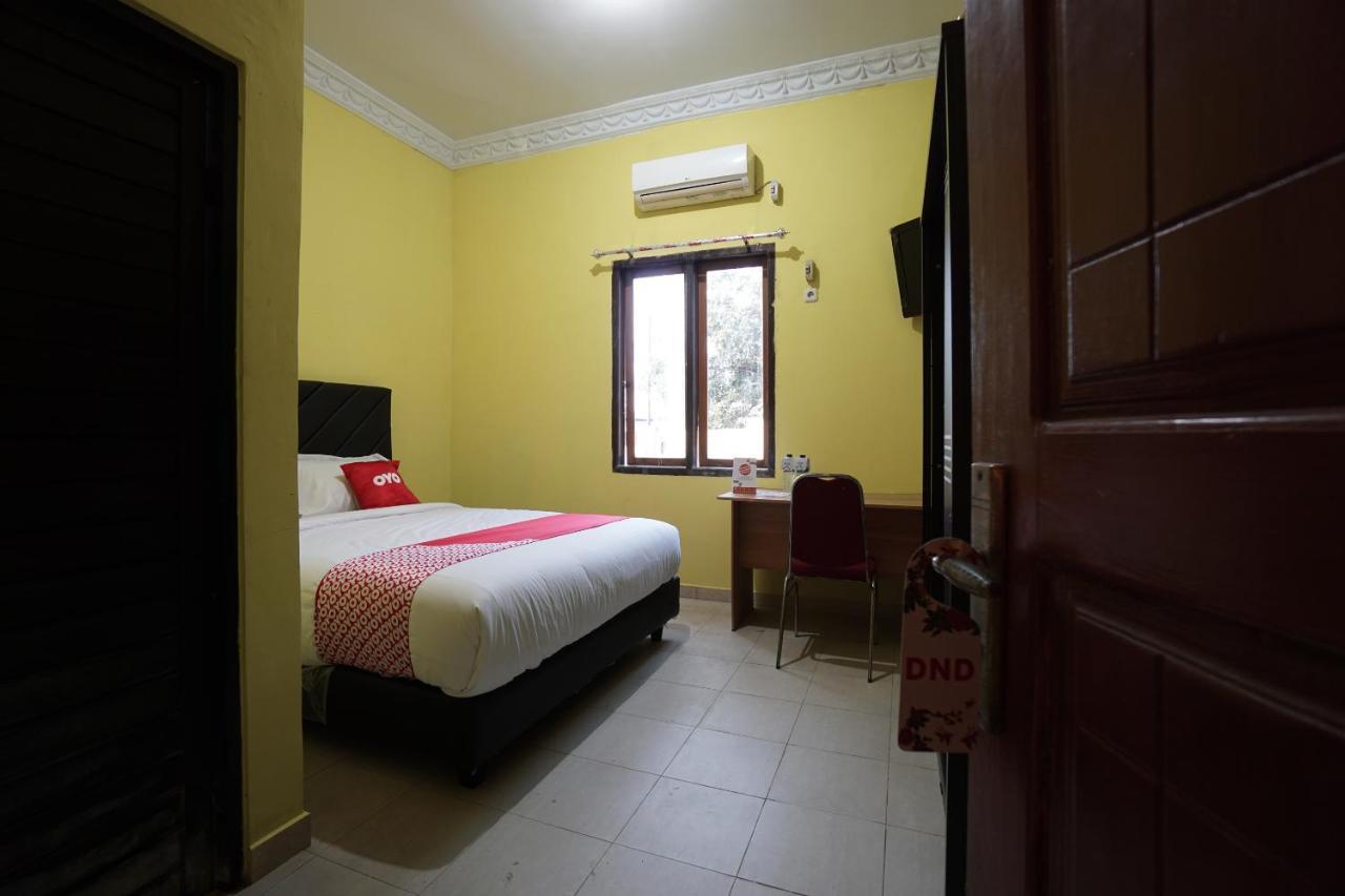 OYO 2486 Bahana Guest House Manado Exterior foto