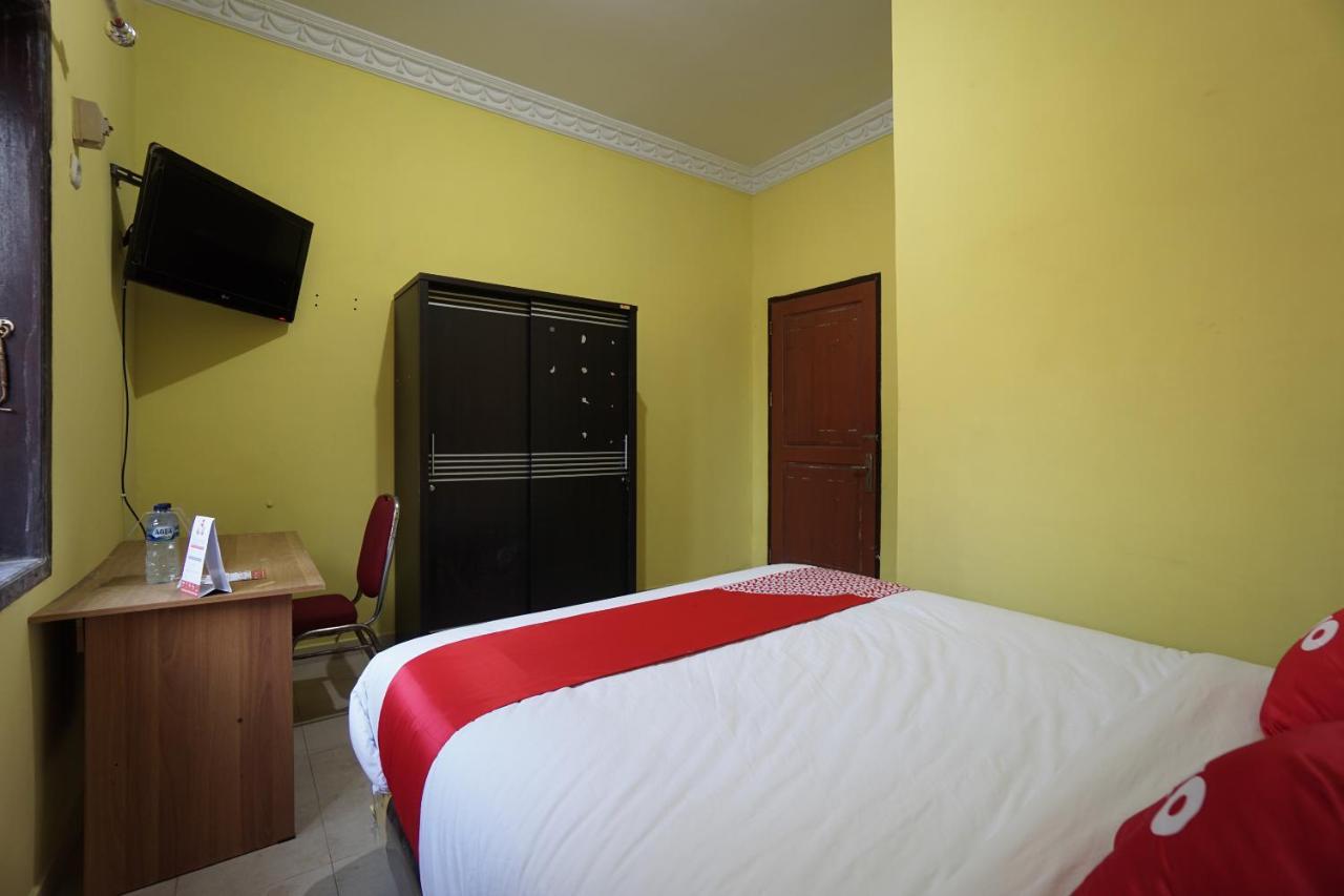 OYO 2486 Bahana Guest House Manado Exterior foto