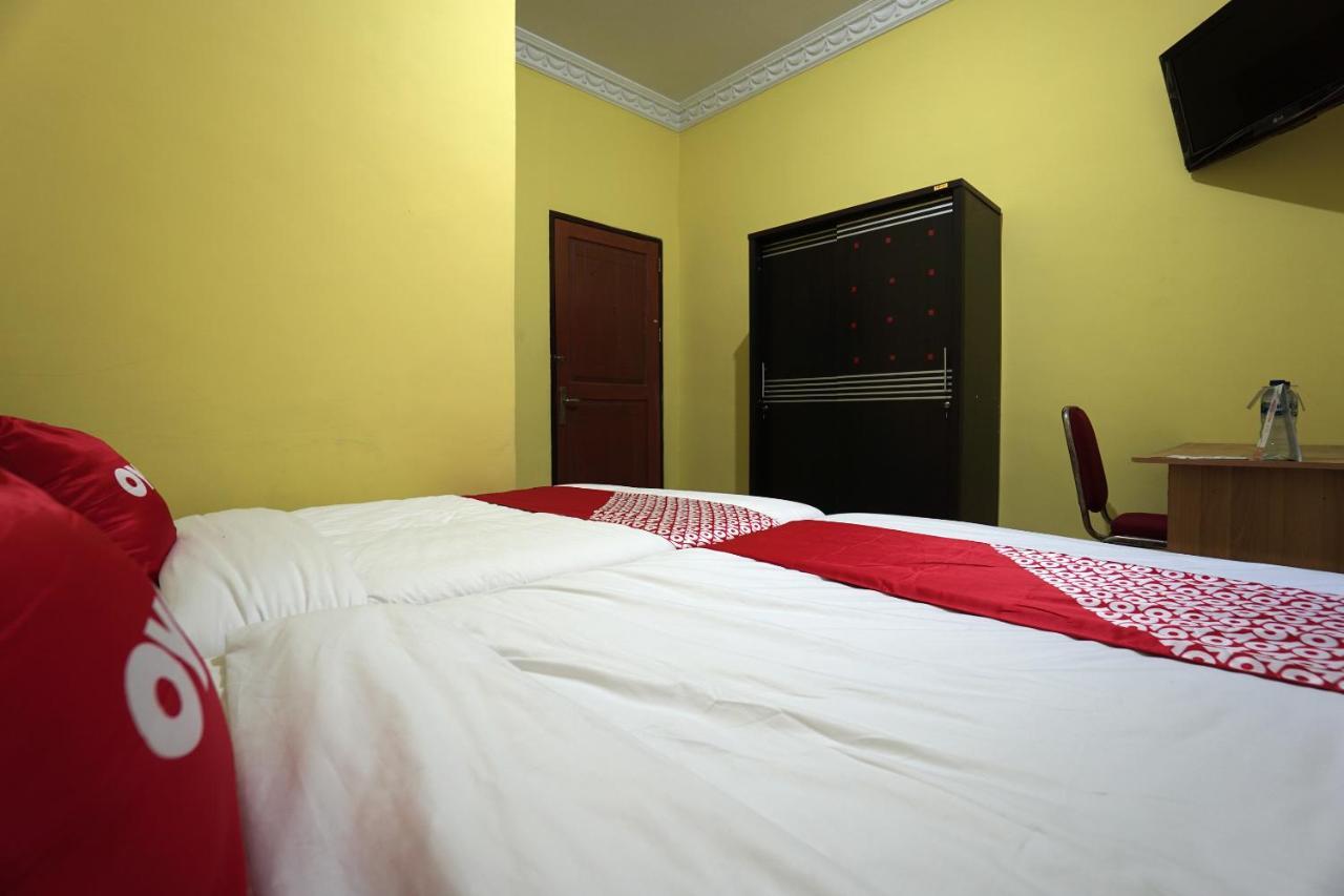 OYO 2486 Bahana Guest House Manado Exterior foto