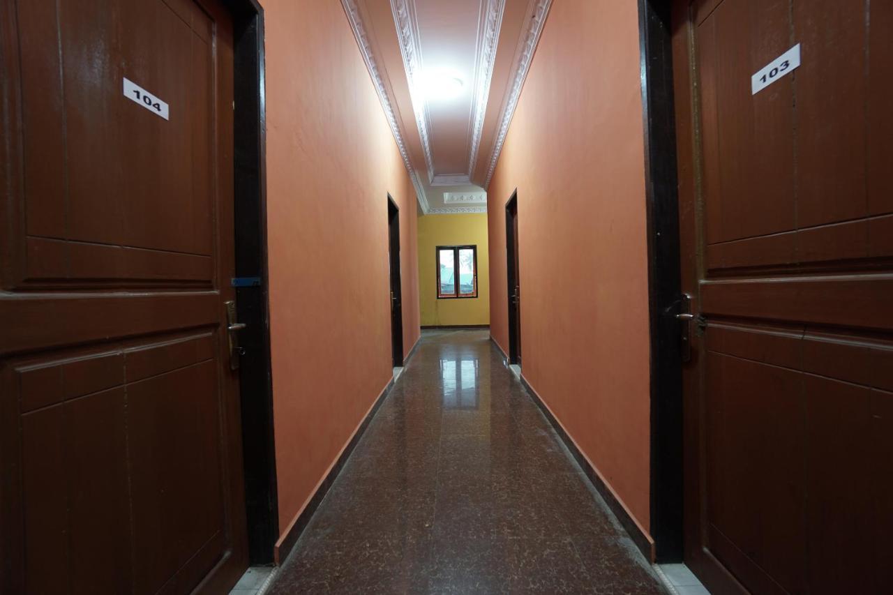 OYO 2486 Bahana Guest House Manado Exterior foto